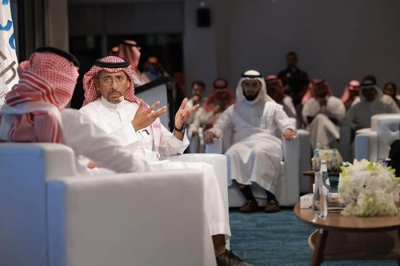 الخريف متحدثا في الجلسة