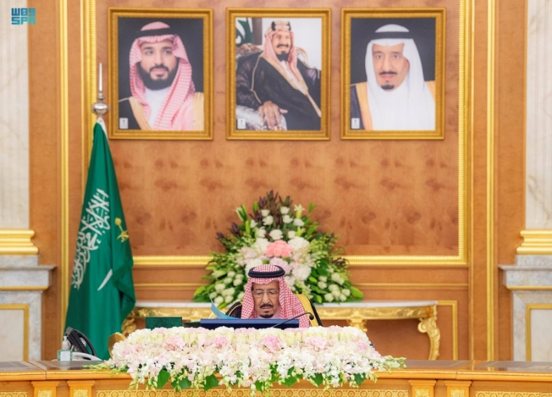 خادم الحرمين مترئسا جلسة مجلس الوزراء أمس