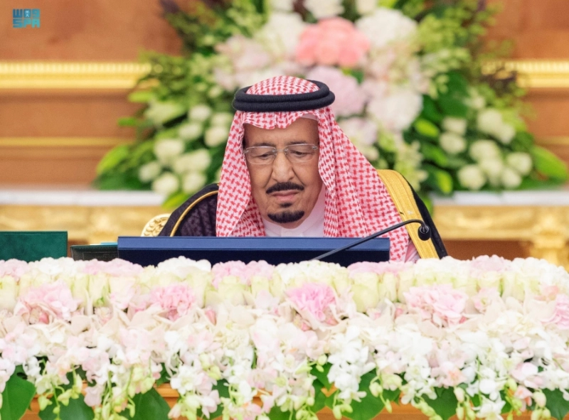 خادم الحرمين مترئسا جلسة مجلس الوزراء أمس (واس)