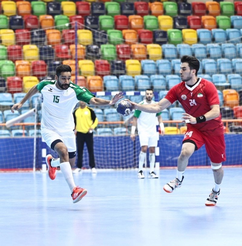 من مباراة الأخضر والمنتخب الإيراني