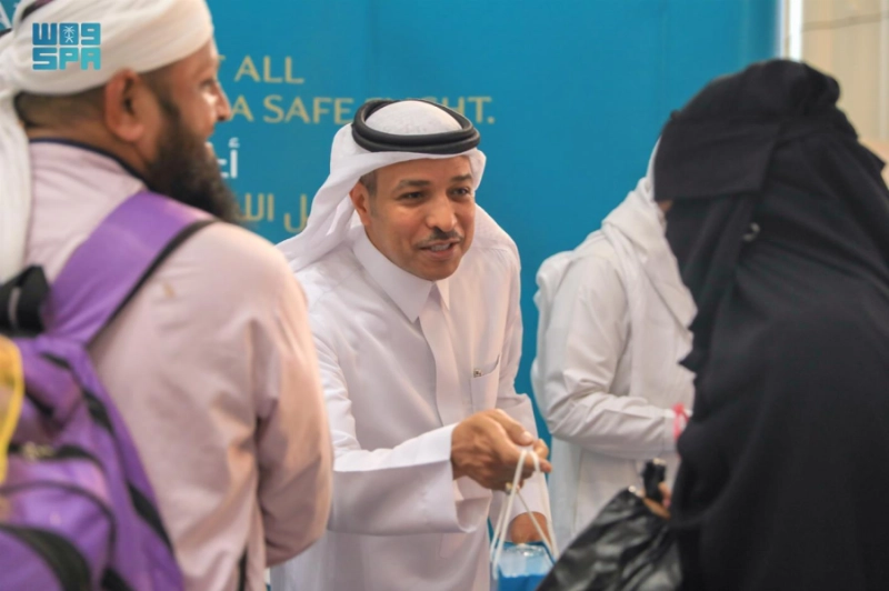 الحجاج لدى مغادرتهم أمس (مكة)