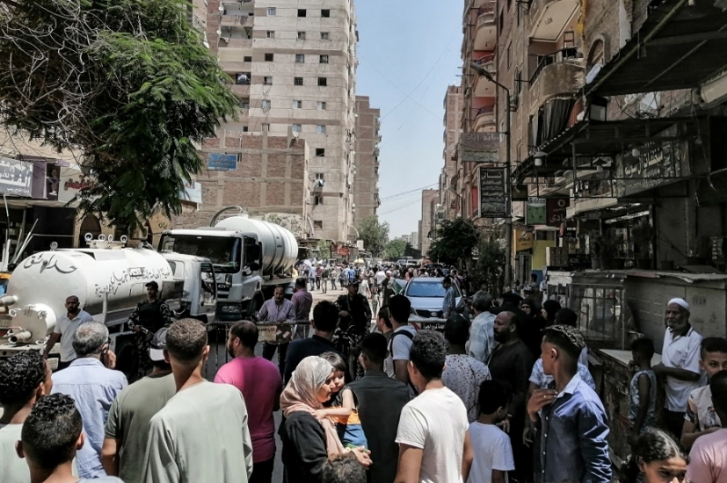 زحام كثيف في موقع الحريق (د ب أ)