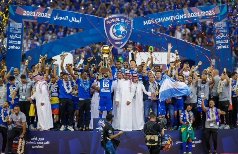 تتويج الهلال ببطولة الدوري الموسم الماضي