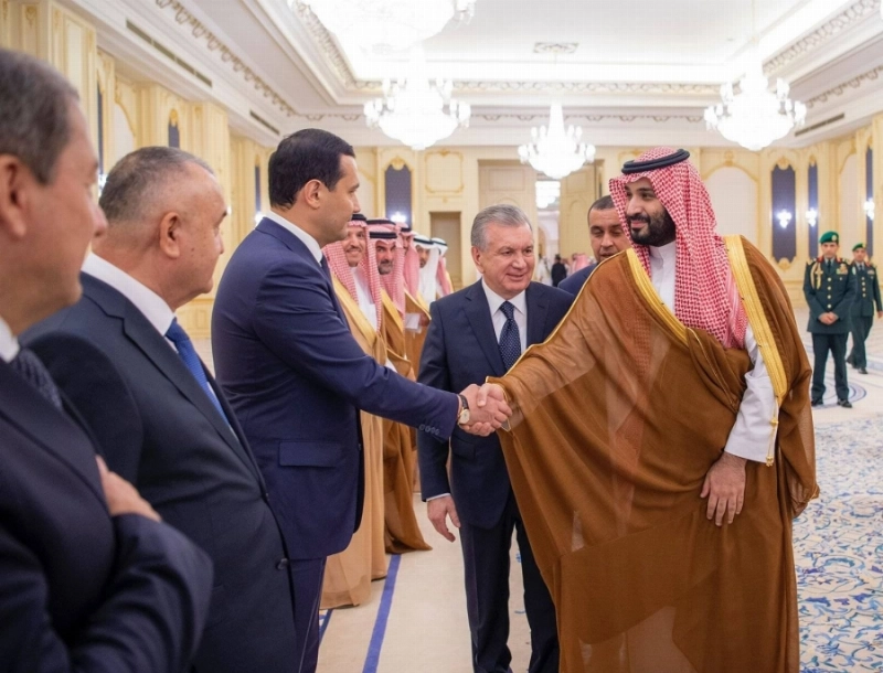 الأمير محمد بن سلمان خلال مراسم استقبال الرئيس الأوزبكي