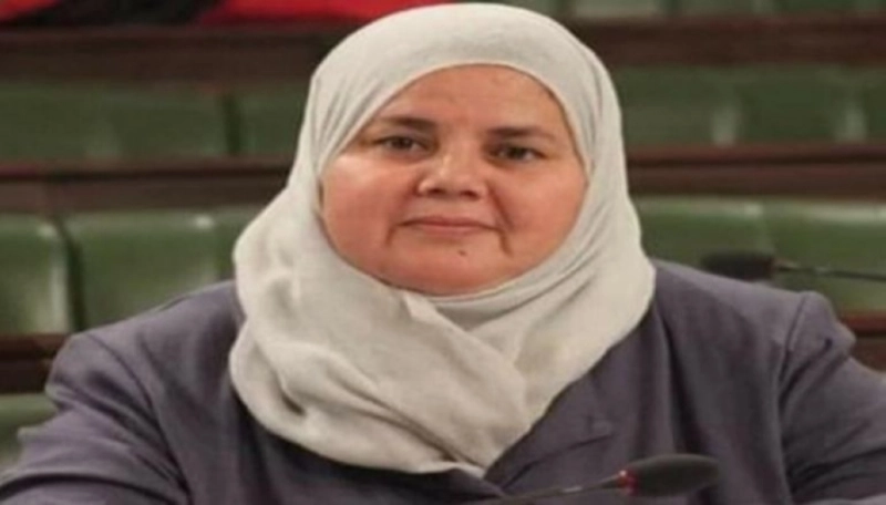 مباركة عواينية