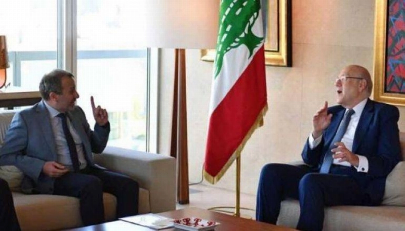 لقاء سابق بين ميقاتي وباسيل (مكة)
