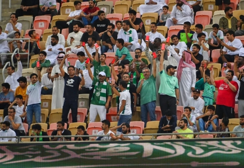 جماهير الأهلي ترفع الكرت الأحمر في مباراة القيصومة