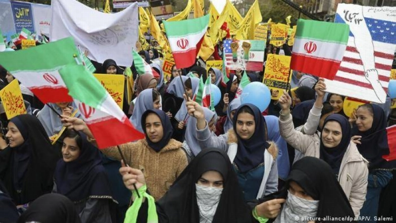متظاهرات إيرانيات في طهران (مكة)