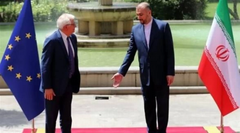 وزير الخارجية الإيراني حسين عبداللهيان والممثل الأوروبي جوزيب بوريل (مكة)