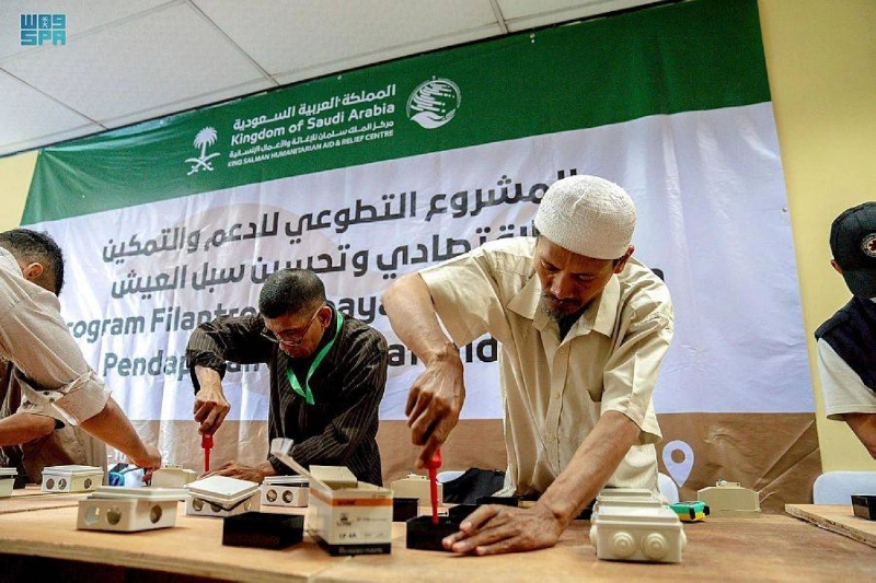 شباب إندونيسي في ورشة تدريبية لمركز الملك سلمان للإغاثة (مكة)