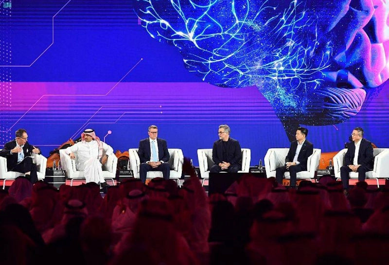 المشاركون في الجلسة