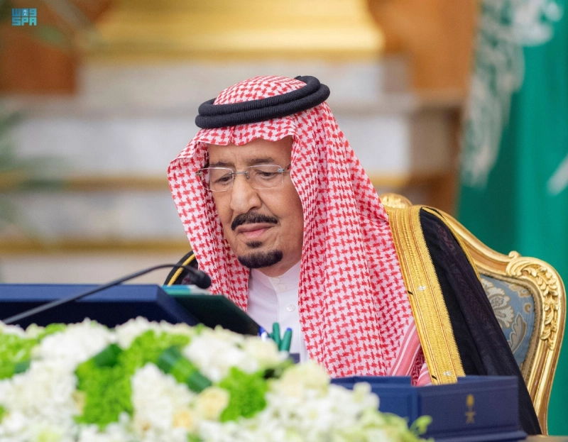 خادم الحرمين لدى ترؤسه جلسة مجلس الوزراء أمس (واس)
