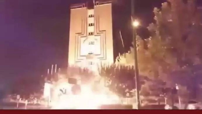 حريق في وزارة الاتصالات الإيرانية
