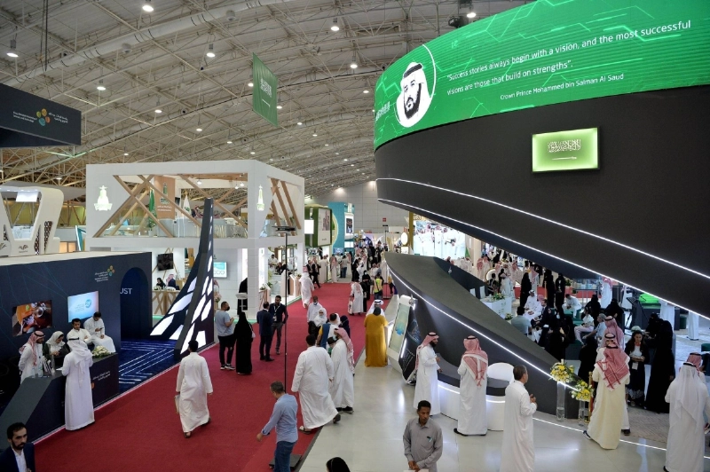 خريجو البرنامج سيكونون في طليعة قادة التنمية (مكة)