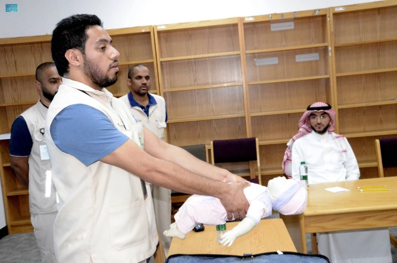 تدريب الطلاب على الإسعافات الأولية (مكة)