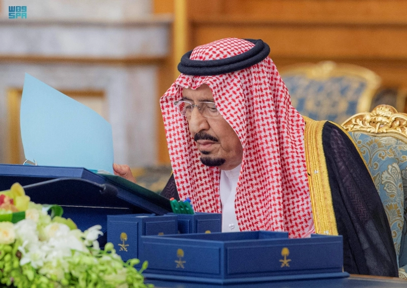 خادم الحرمين الشريفين لدى ترؤسه جلسة مجلس الوزراء أمس (واس)