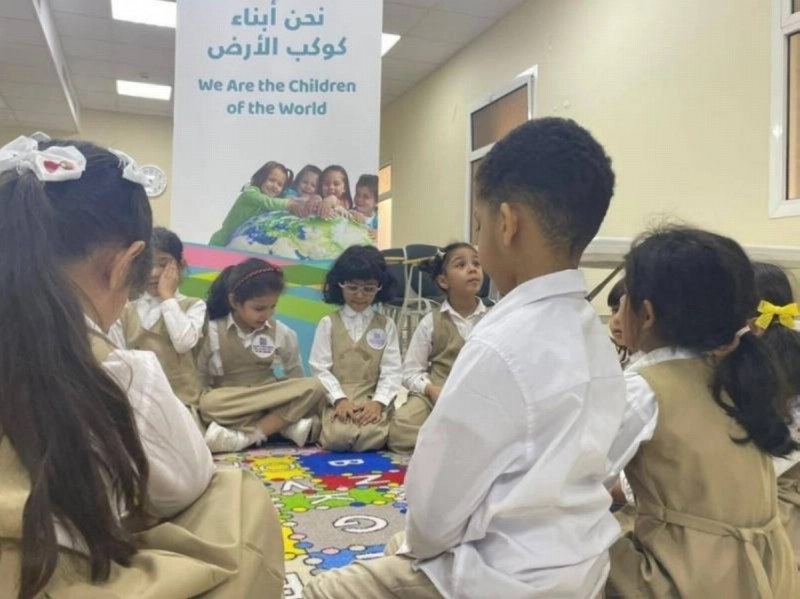 أطفال خلال مشاركتهم في برنامج جسور (مكة)