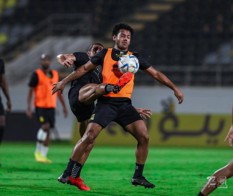 روما شارك في التدريبات