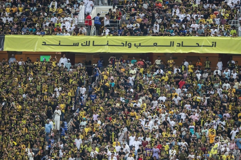 جماهير الاتحاد تساند فريقها (مكة)