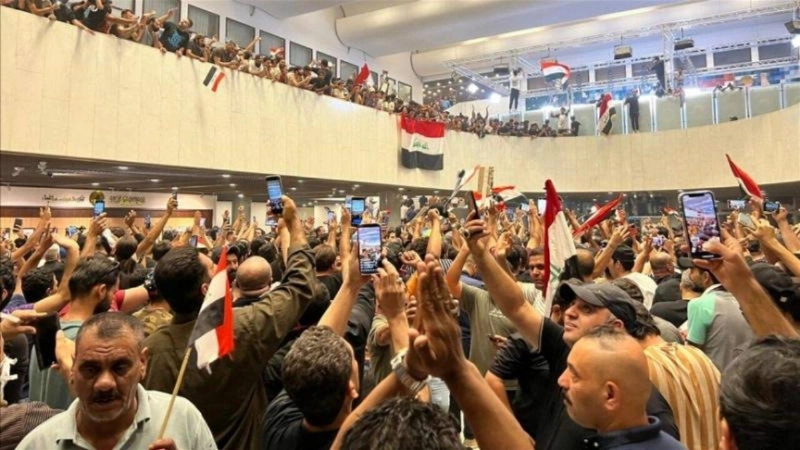 اعتصام داخل البرلمان يشهده العراق للمرة الأولى (مكة)