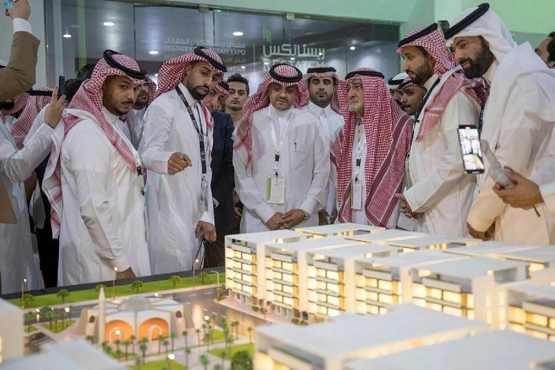 خلال جولة بالمعرض