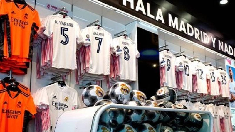 متجر ريال مدريد تعرض للسطو المسلح