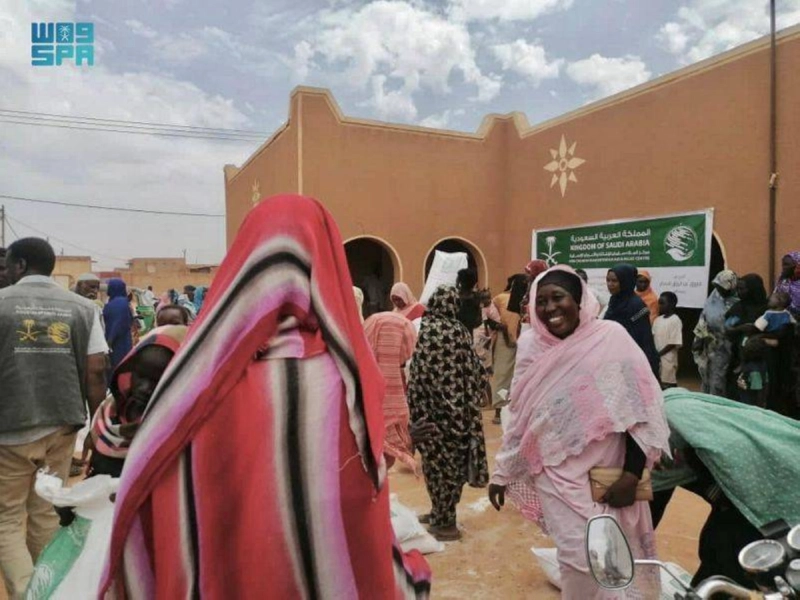 ابتسامة سودانية بوصول المساعدات السعودية