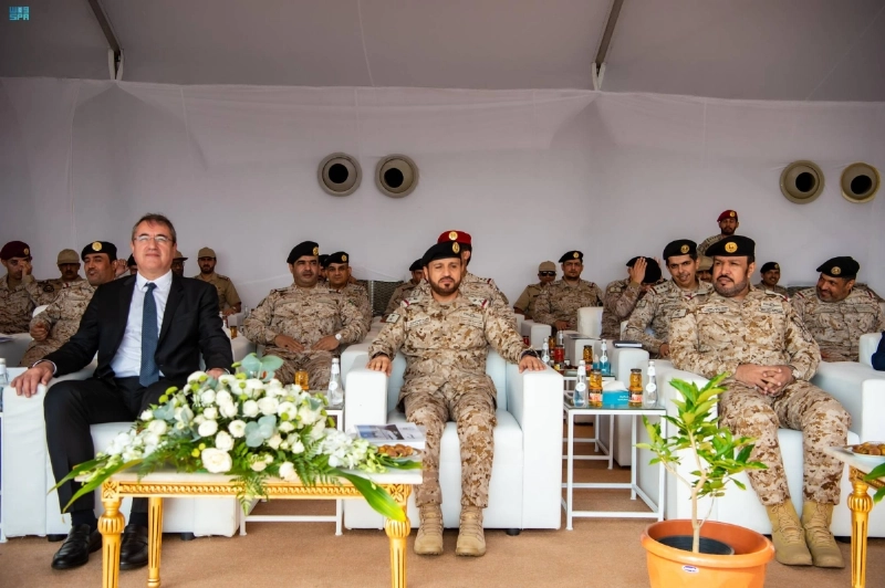 المجموعة الأولى من الزوارق خلال التدشين أمس (مكة)