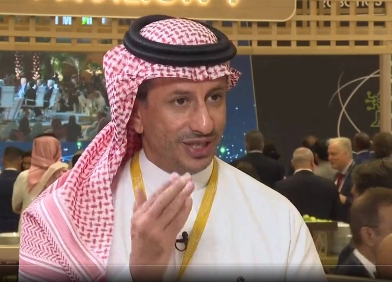 الخطيب متحدثا على هامش المبادرة