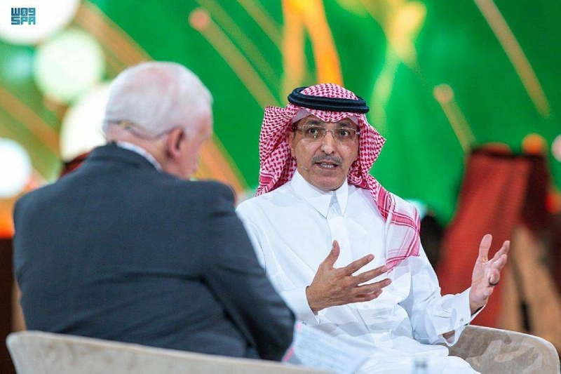 الجدعان متحدثا في الجلسة