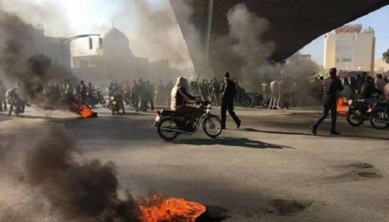 ملاحقات الشرطة للمحتجين في إيران (مكة)