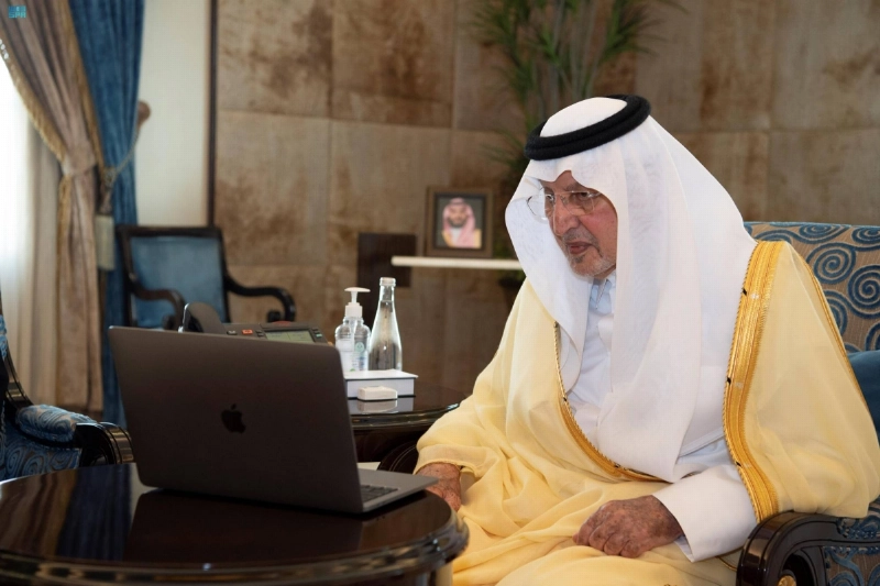 خالد الفيصل خلال إعلان الفائزين (مكة)