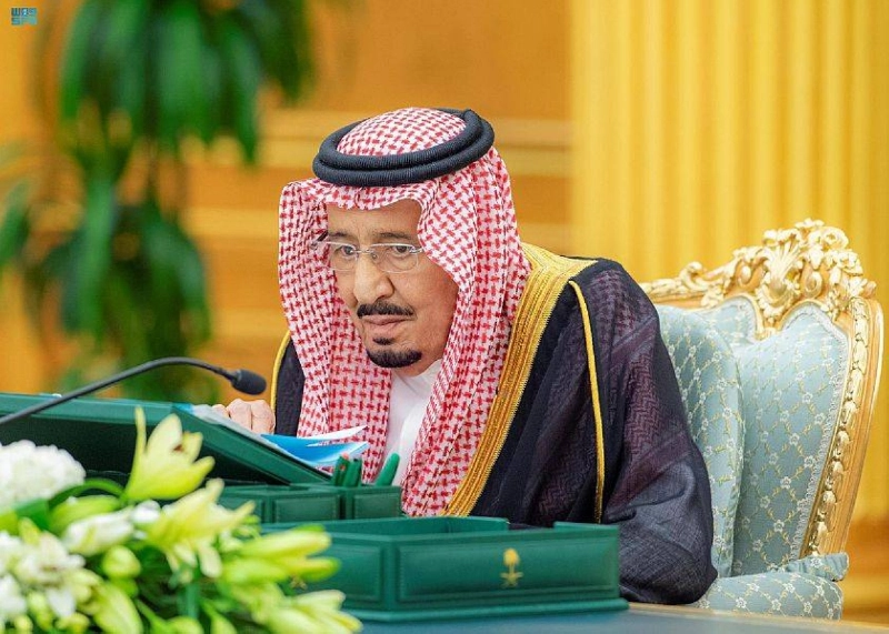 خادم الحرمين مترئسا جلسة مجلس الوزراء أمس (واس)