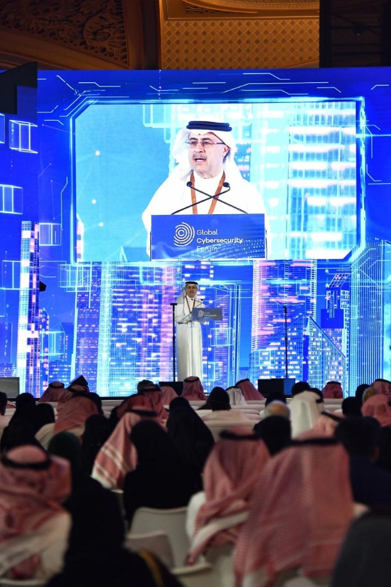 الناصر متحدثا في المنتدى