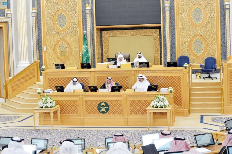 جانب من جلسة مجلس الشورى (مكة)