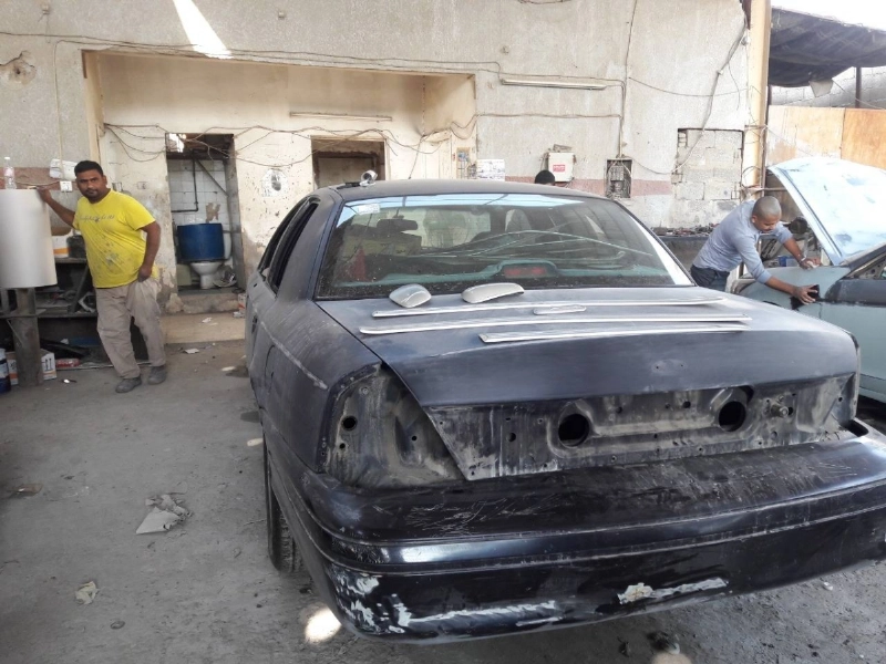 أثناء أعمال الدهان لإحدى المركبات في جدة