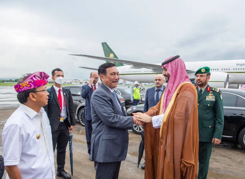 الأمير محمد بن سلمان لدى مغادرته مدينة بالي