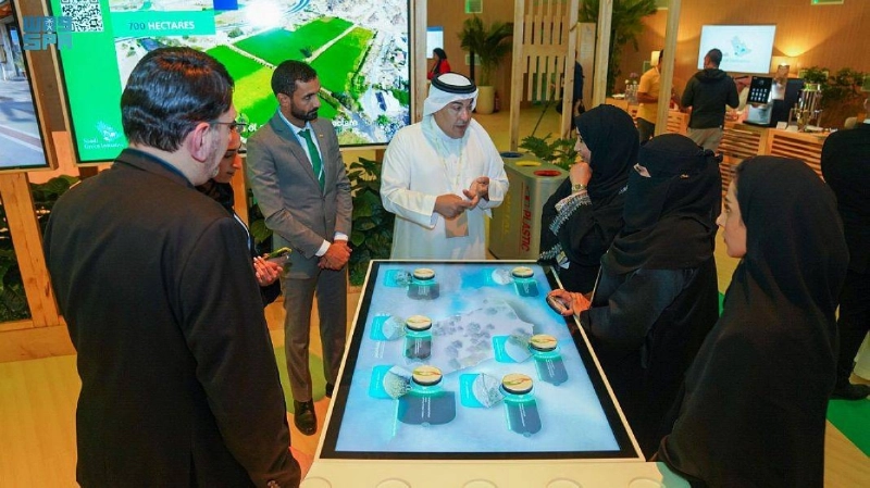 إقبال كبير على جناح مركز الغطاء النباني (مكة)