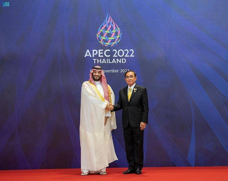 الأمير محمد بن سلمان مصافحا برايوت تشان أوشا (واس)