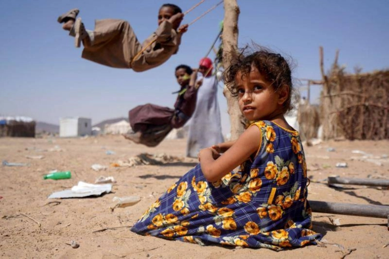 طفلة يمنية تتطلع إلى السلام ووقف الحرب (مكة)