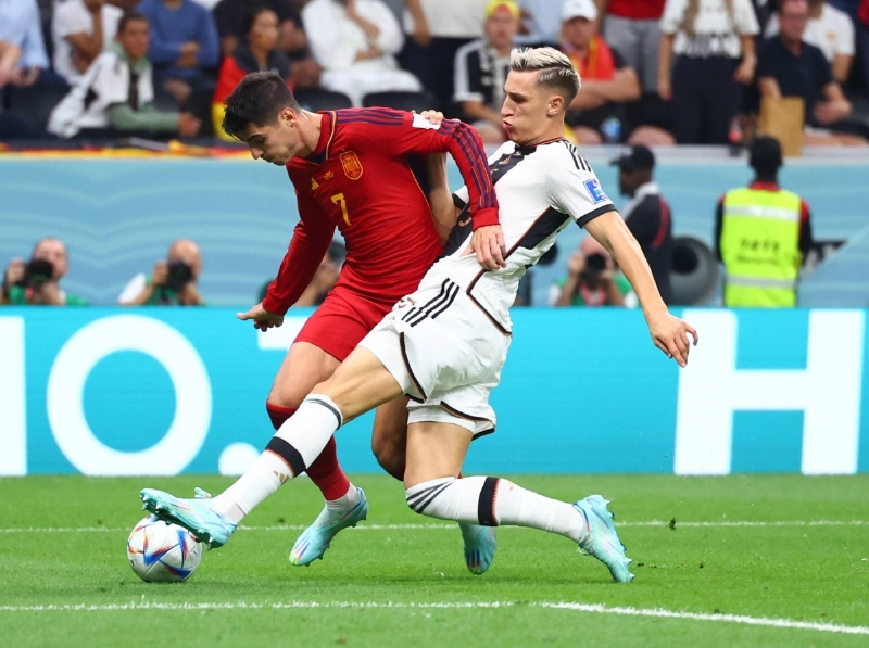 مواجهة إسبانيا وألمانيا الأخيرة (د ب أ)