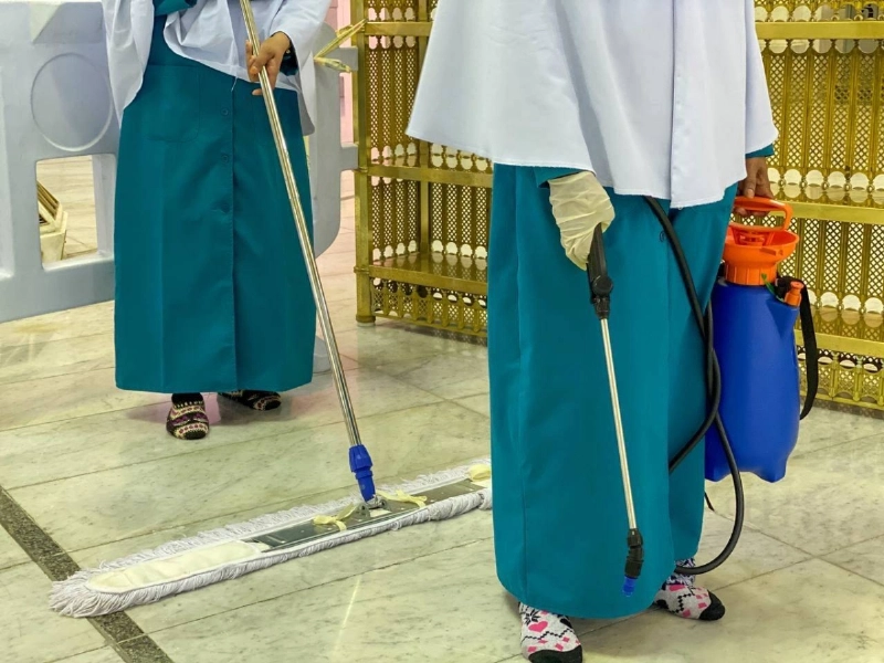 من أعمال النظافة (مكة)