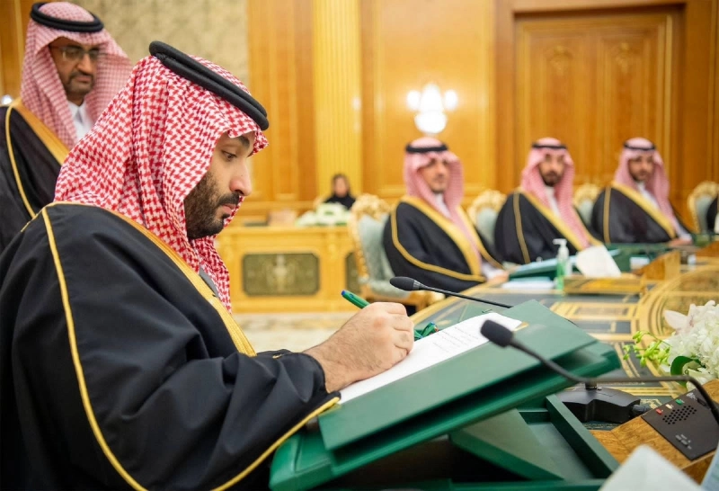 ولي العهد يوقع على الميزانية