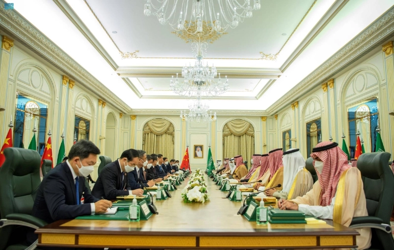 الأمير محمد بن سلمان خلال جلسة مباحثات مع الرئيس الصيني أمس (واس)