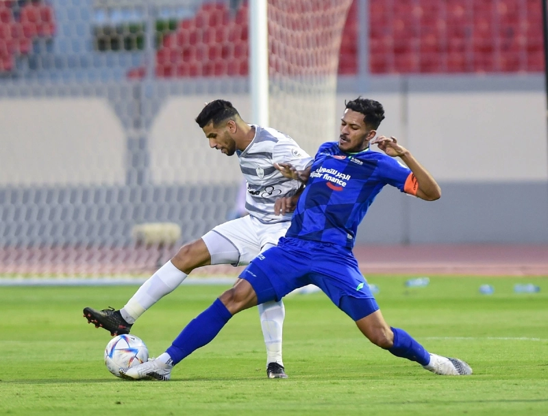 من لقاء الطائي والفتح في الدوري الرديف