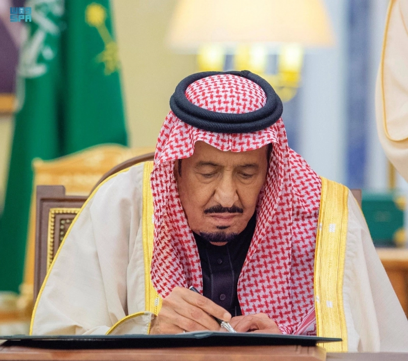 (واس) الملك سلمان خلال توقيع اتفاقية الشراكة