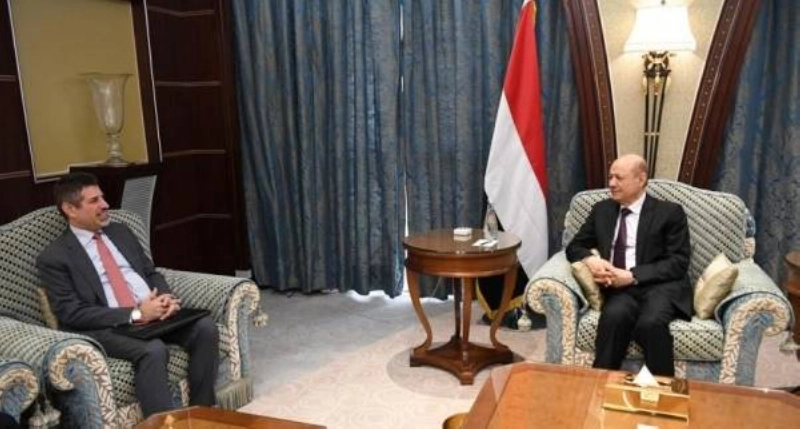 العليمي لدى لقائه السفير الأمريكي (مكة)