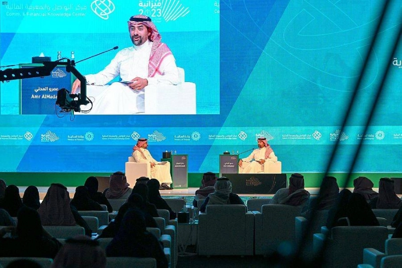 المدني خلال حديثه في الملتقى