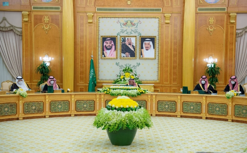 خادم الحرمين لدى ترؤسه جلسة مجلس الوزراء أمس (واس)