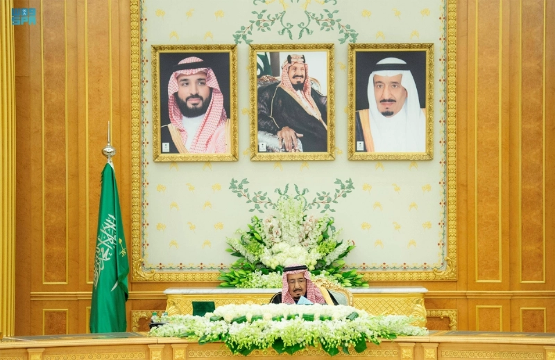 خادم الحرمين لدى ترؤسه جلسة مجلس الوزراء أمس (واس)